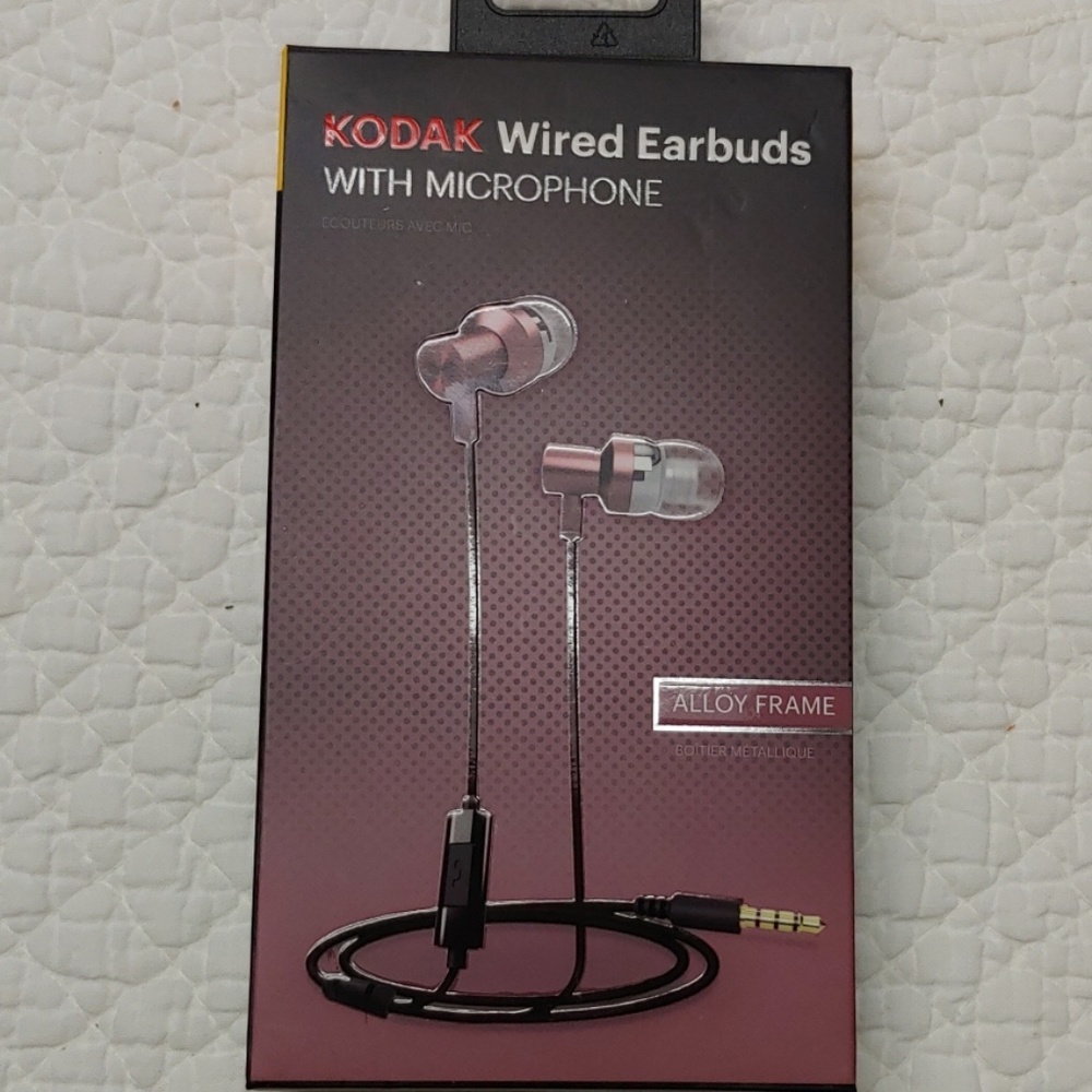 Kodak Wired Earbuds w/Microphone!